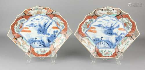 Two signed 19th century Imari porcelain shell-shaped