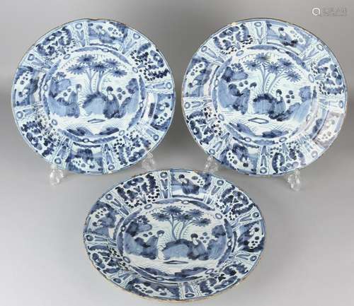 Three large 18th century Delft Fayence dishes with