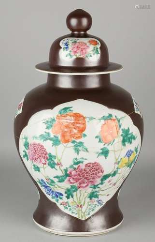 Large 18th century Chinese porcelain lidded Capuchin