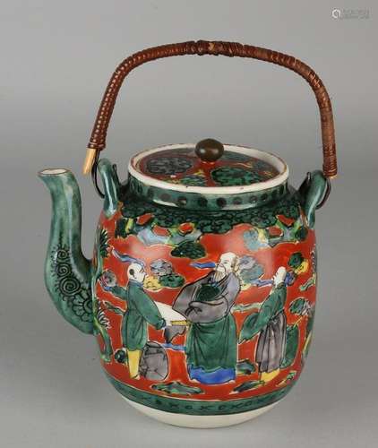 Ancient Chinese porcelain teapot with Family Verte