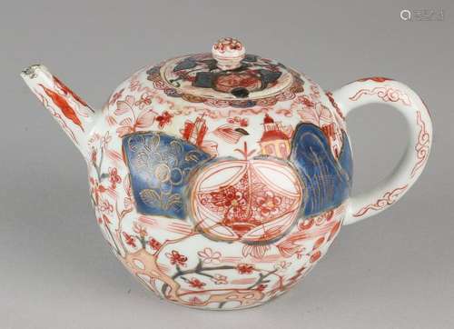 18th Century Chinese Imari porcelain teapot with floral