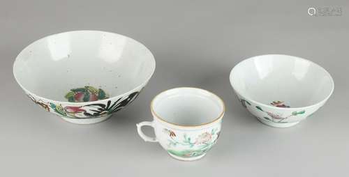 Three times Chinese porcelain. 19th century. Consisting