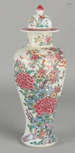 Finely decorated ancient Chinese porcelain Family Rose