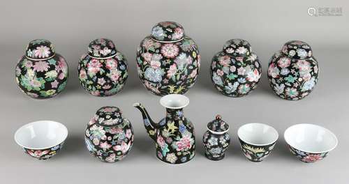 10x Chinese porcelain. Family Noir. 20th century. Among