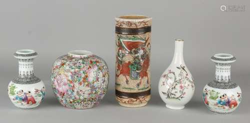 Five times old / antique Chinese porcelain. Divers.