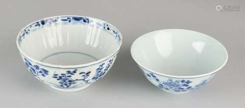 Two old / antique Chinese bowls. One time 18th century,