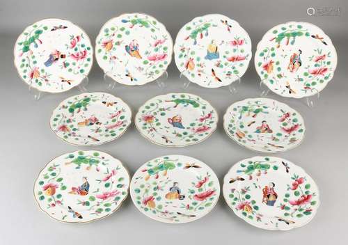 Ten antique porcelain plates with Chinese Family Rose