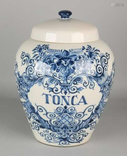 Big old Makkumer Fayence Tonca tobacco jar. Circa 1930.