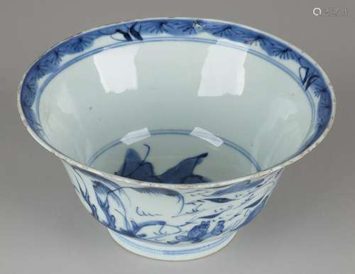 17th - 18th Century Chinese porcelain bowl with horses