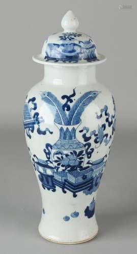 18th - 19th Century Chinese porcelain vase in Kang Xi