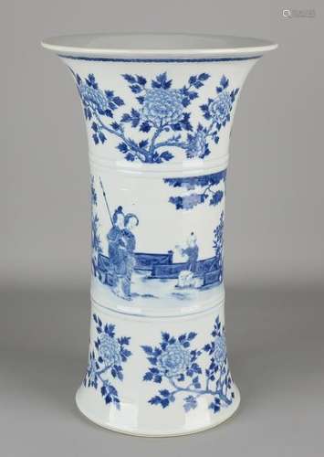 18th - 19th Century Chinese porcelain vase with trumpet