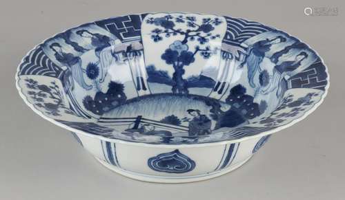 18th - 19th Century Chinese deep dish with Long Lijs,