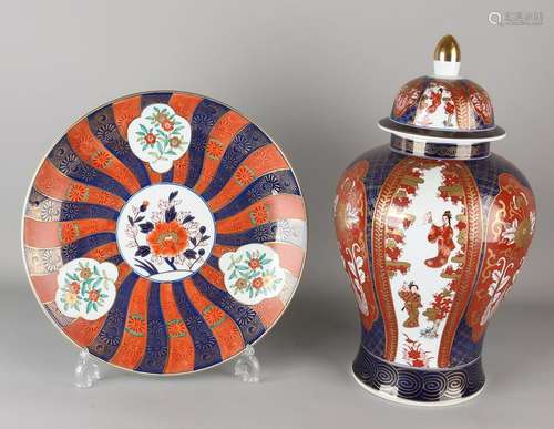 Twice large Imari porcelain. Second half 20th century.