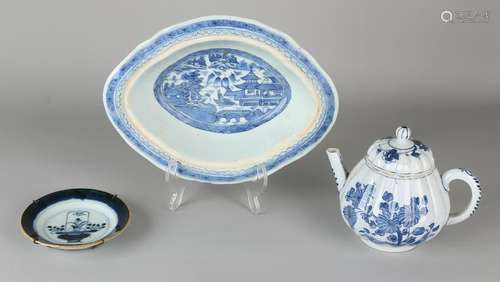 Three times Chinese porcelain. 19th century.