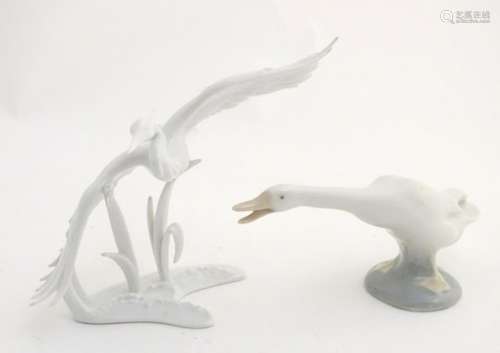 Two porcelain models of birds, comprising a Lladro swan, model no.