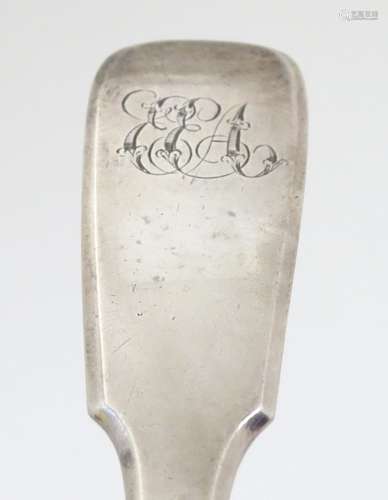 A Geo III silver fiddle pattern fish slice hallmarked London 1815 maker William & Samuel Knight 12