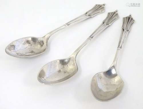 3 Onslow pattern silver teaspoons hallmarked Sheffield 1899/1900 maker James Deakin & Sons.