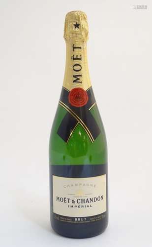 A single bottle of Moet & Chandon Imperial champagne, 750ml,