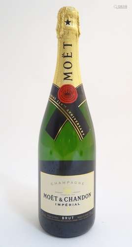 A single bottle of Moet & Chandon Imperial champagne, 750ml,