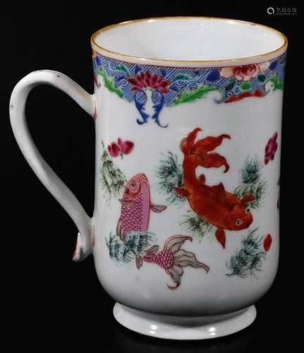 A Chinese export porcelain tankard, the bell shaped body decorated with fish, with an upper floral