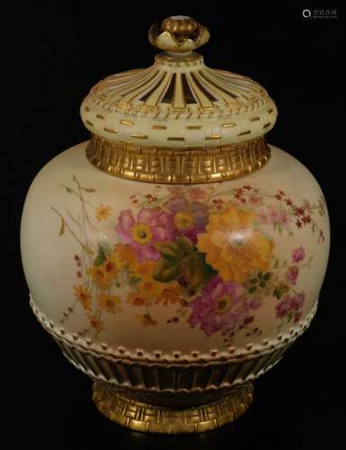 A early 20thC Royal Worcester blush ivory porcelain potpouri jar, cover and liner, no.1286, the