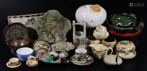 Various Japanese porcelain and effects, a Kutani dish of shaped rectangular form, profusely