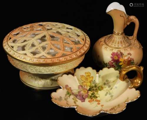 An early 20thC Royal Worcester rose bowl and cover, 1908, the pierced lid with a gilt border, raised