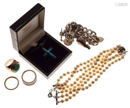 Assorted silver, white metal and other jewellery to include a curb-link charm bracelet with twelve