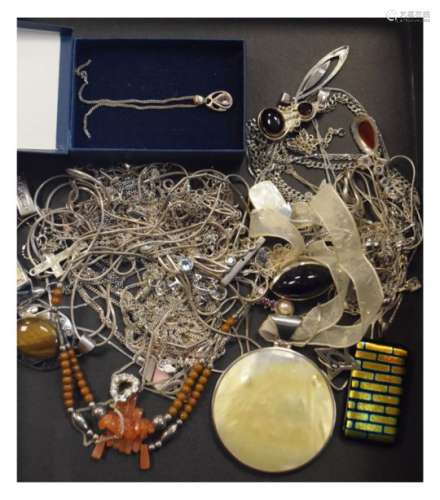 Assorted silver, white metal and other jewellery to include silver pendant and chain, assorted