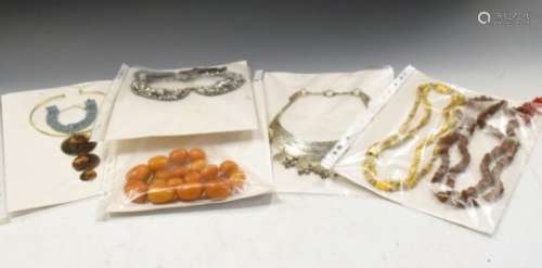 Costume jewellery - Assorted necklaces, pendants, bar brooches etc
