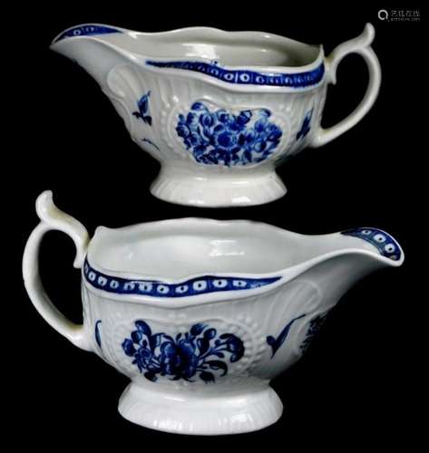 A pair of 18thC Worcester porcelain sauce boats, c1780, painted with the Floral pattern, 16cm W.