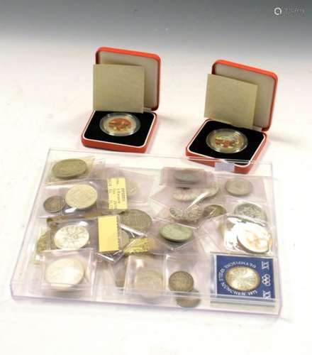 Coins - Collection of World coins including two 1997 trade dollars commemorating the Hong Kong