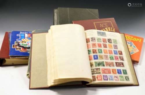 Stamps - Collection of world stamps in nine albums and loose