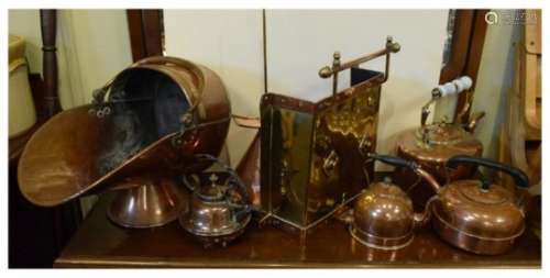 Assorted metalwork to include; late Victorian brass and copper fire curfew, copper kettles, coal