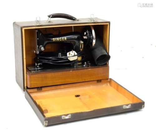 Singer '99K' model electric sewing machine with integral light, cased