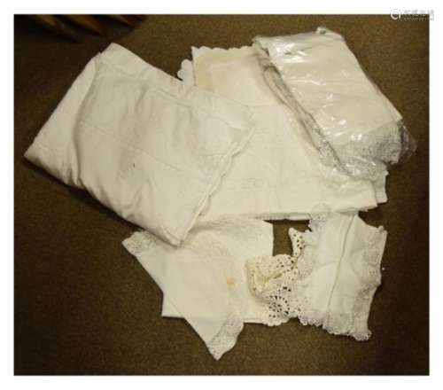 Quantity of mainly white table linen etc