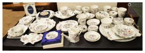 Large quantity of Aynsley 'Pembroke' pattern and other tableware, teaware etc