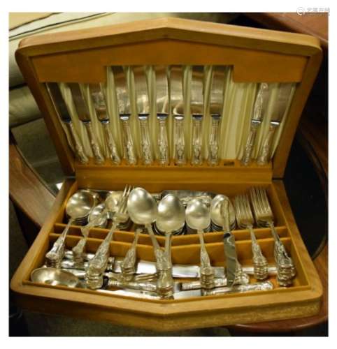 Canteen of silver-plated cutlery