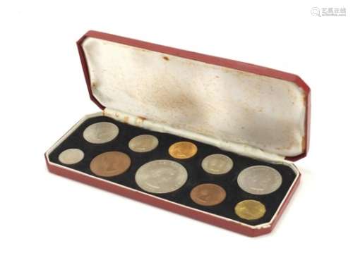 Elizabeth II 1965 specimen coin set with fitted case including a sovereign : For Further Condition