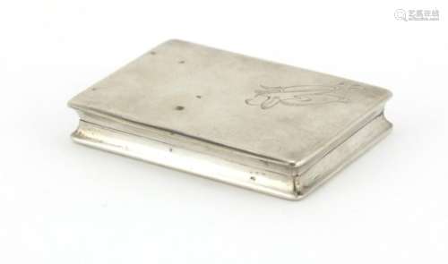 Continental 800 grade silver box with hinged lid, 7.8cm in length, 66.4g : For Further Condition