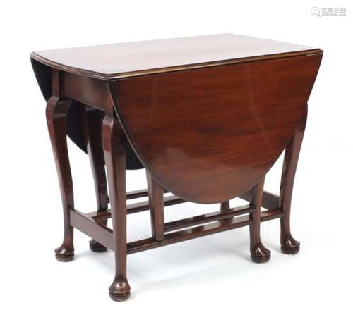 Queen Anne style walnut drop leaf table with pad feet, 75cm H x 57cm W (folded) x 92cm D : For