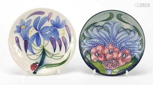 Two Moorcroft pottery pin dishes both dated 2005, each 12cm in diameter : For Further Condition