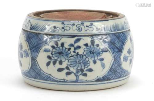 Chinese blue and white porcelain ink stone, hand painted with flowers, 15.5cm diameter : For Further