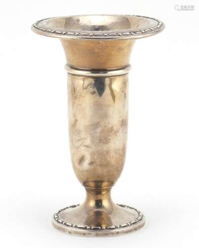 Silver pedestal fluted vase, indistinct makers mark, Birmingham 1923, 15cm high, 208.5g : For