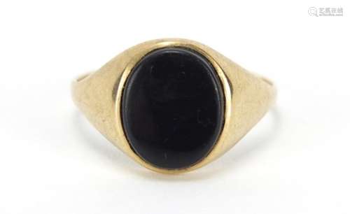 9ct gold black onyx signet ring, size V, 2.1g : For Further Condition Reports Please Visit Our