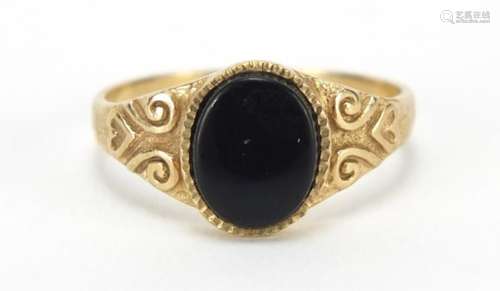 9ct gold black onyx signet ring, size S, 2.5g : For Further Condition Reports Please Visit Our