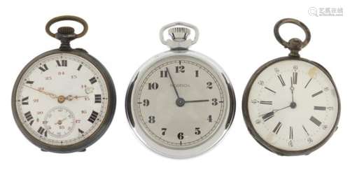 Three gentleman's open face pocket watches including one silver and one gun metal example : For