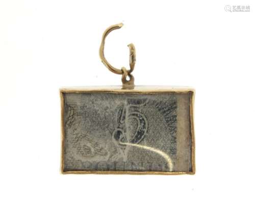 9ct gold emergency £5 note charm, 2cm in length, 2.8g : For Further Condition Reports Please Visit