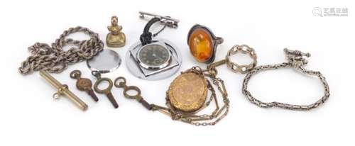 Vintage related jewellery including a 9ct gold back and front locket, silver and amber ring and a