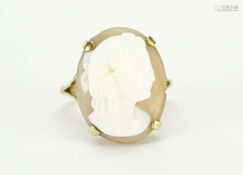 9ct gold cameo maiden head ring, size R, 6.0g : For Further Condition Reports Please Visit Our